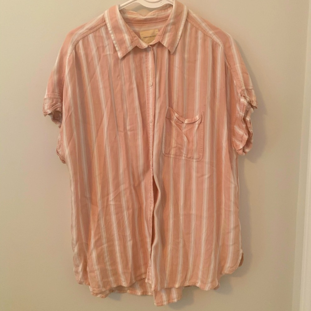 Short sleeve button down